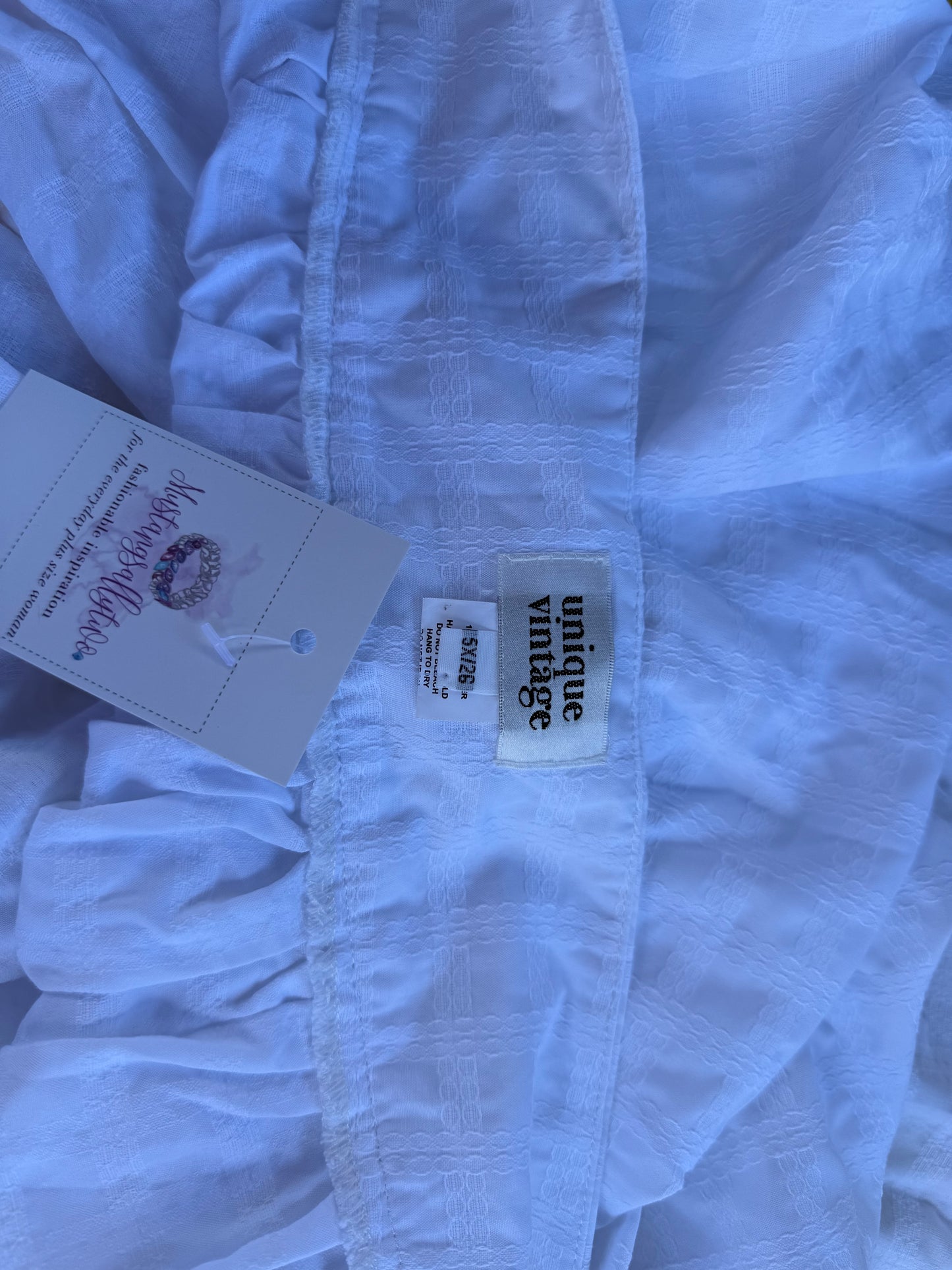 Unique Vintage White Skirt