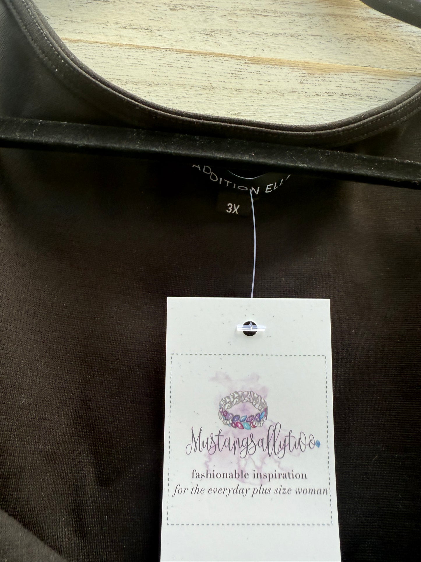 Additionelle Black Sleeveless Top
