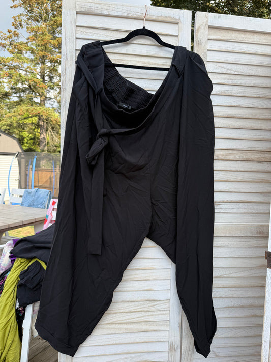 Torrid Black Cuffed Pant